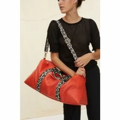 Oliver Bonas Hattie Orange Leopard Prin Holdall Weekend Bag -Default Template 2 unnamed file 1915