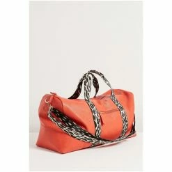 Oliver Bonas Hattie Orange Leopard Prin Holdall Weekend Bag -Default Template 2 unnamed file 1916