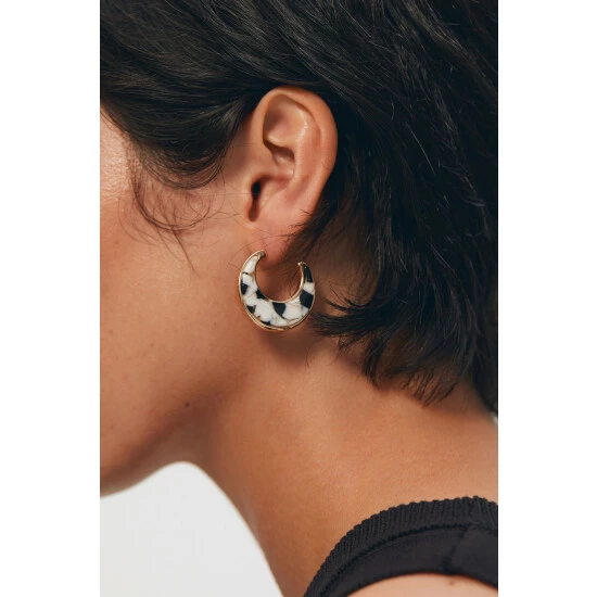 unnamed-file-97.jpg Oliver Bonas Natural Bonnie Moon Shape Marble Resin Inlay Hoop Earrings -Default Template 2 unnamed file 97